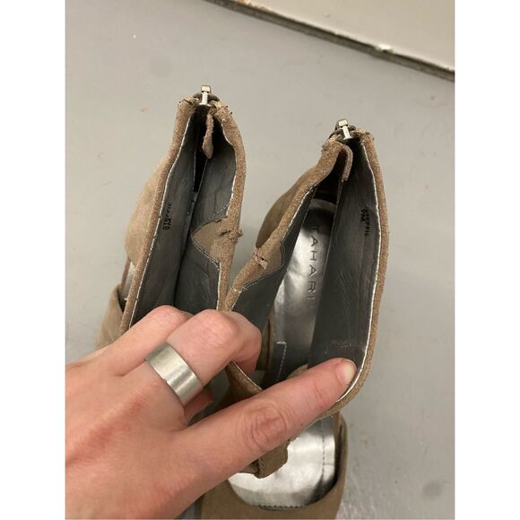 Tahari Steffie Suede Heels- Tan/ Nude Bootie Pumps w/Cut-Outs, Size 9 - Picture 7 of 10